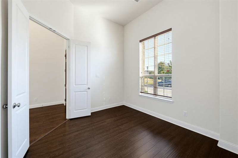 1920 Roundtree Circle E, Fort Worth TX 76008 - Photo 6