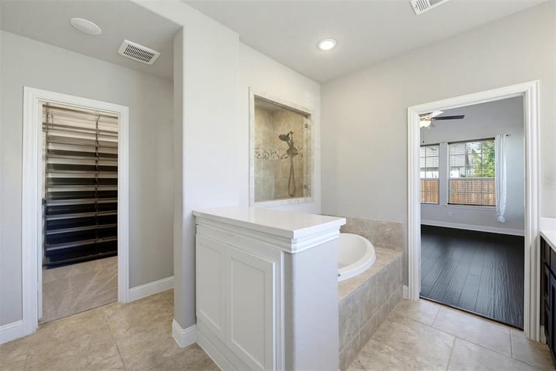 1920 Roundtree Circle E, Fort Worth TX 76008 - Photo 19