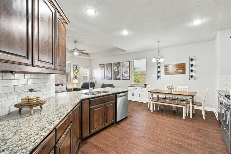 28 S Highland Drive, Sanger TX 76266 - Photo 6