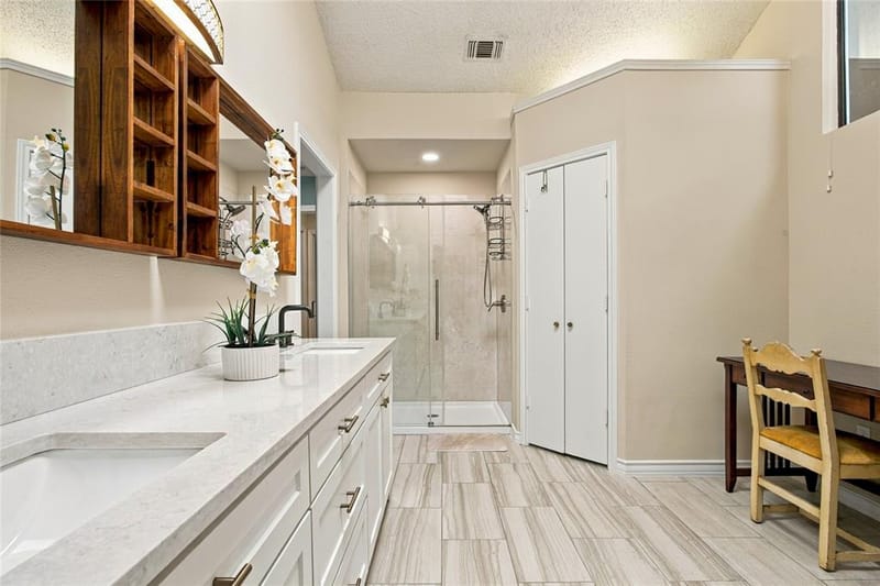 2211 Mediterranean Avenue, Arlington TX 76011 - Photo 20