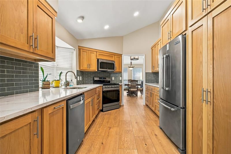 2211 Mediterranean Avenue, Arlington TX 76011 - Photo 9