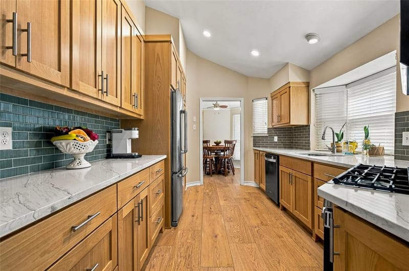 2211 Mediterranean Avenue, Arlington TX 76011 - Photo 8