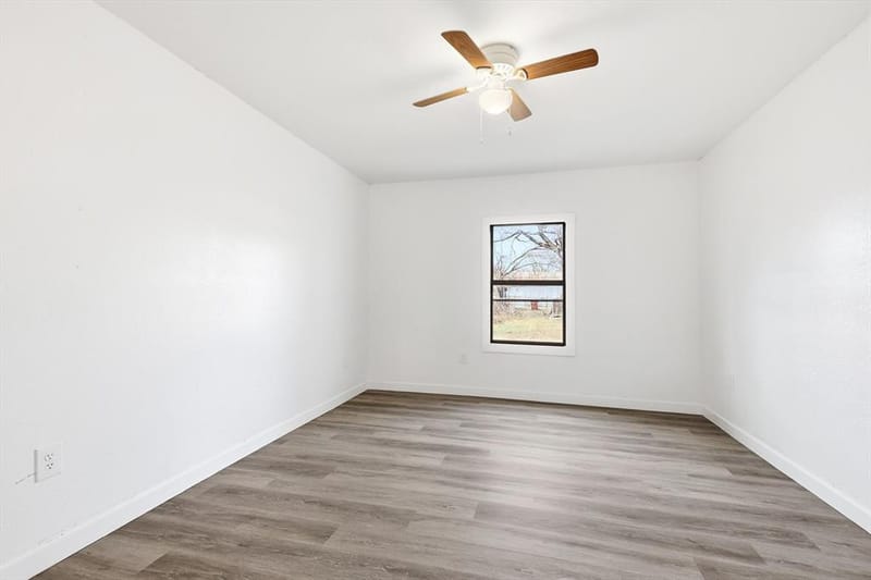 803 E 14th Street, Bonham TX 75418 - Photo 15