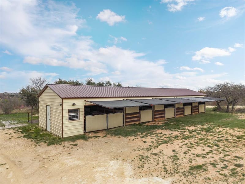 115 Comanche Vista Drive, Comanche TX 76442 - Photo 3