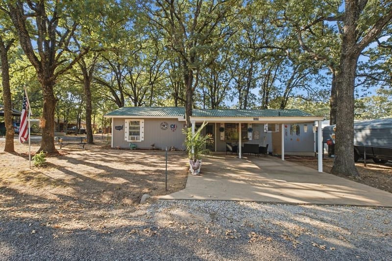 2225 Hillcrest Circle, Gordonville TX 76245 - Photo 6