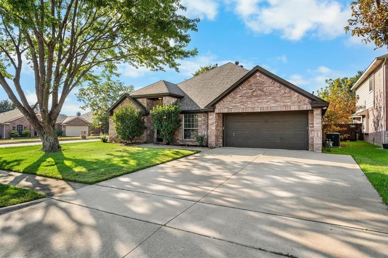 1718 Falcon Drive, Corinth TX 76210 - Photo 3
