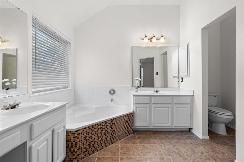 1718 Falcon Drive, Corinth TX 76210 - Photo 29