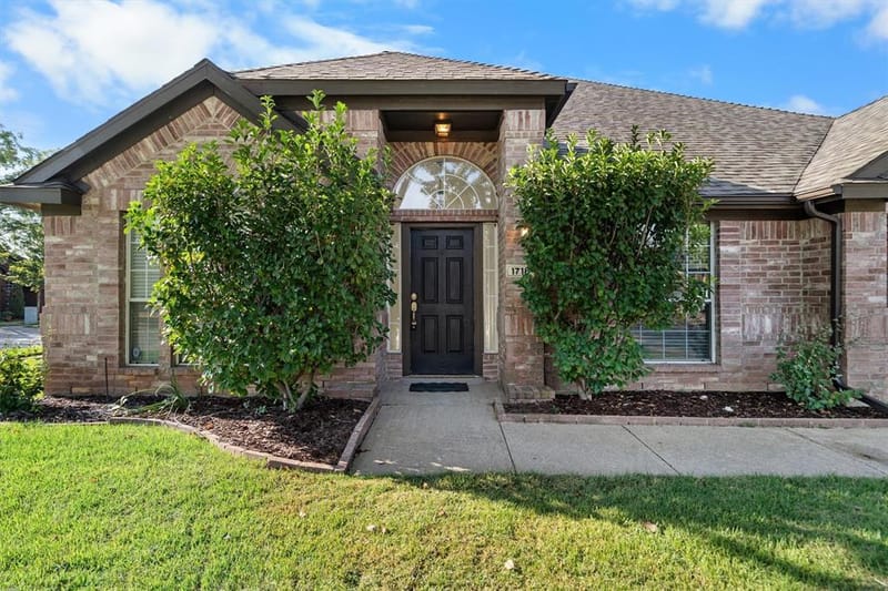 1718 Falcon Drive, Corinth TX 76210 - Photo 4