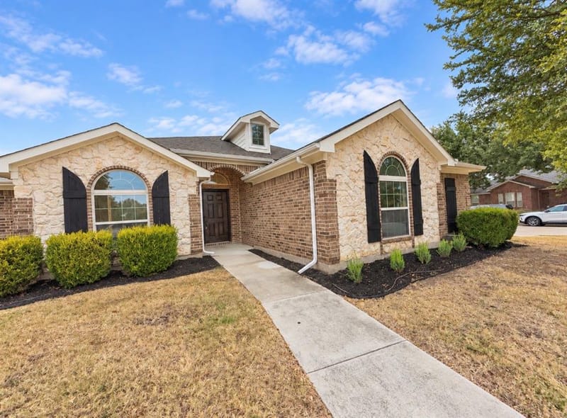 923 Grouse Road, Glenn Heights TX 75154 - Photo 2