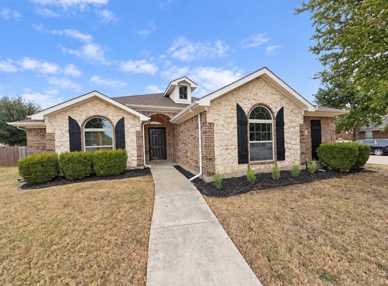923 Grouse Road, Glenn Heights TX 75154 - Photo 3