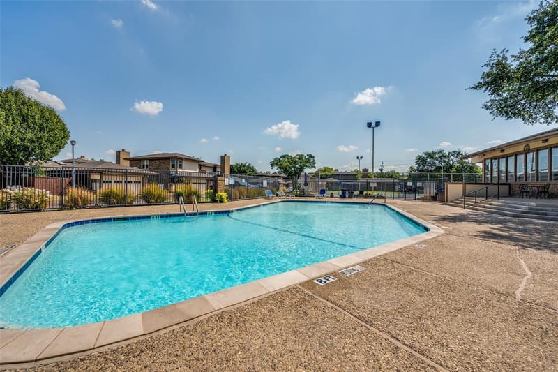 10 W Meadow Lane, Bedford TX 76021