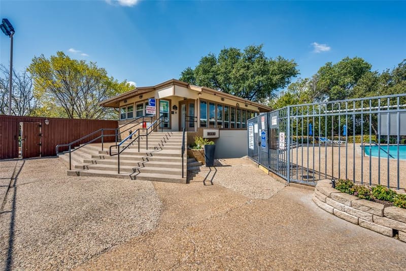 10 W Meadow Lane, Bedford TX 76021 - Photo 25