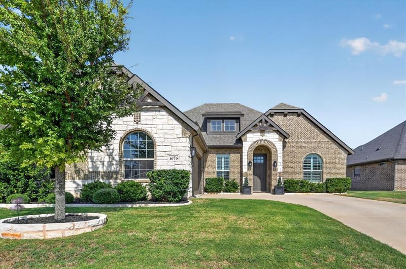 1070 Mickelson Drive, Granbury TX 76048