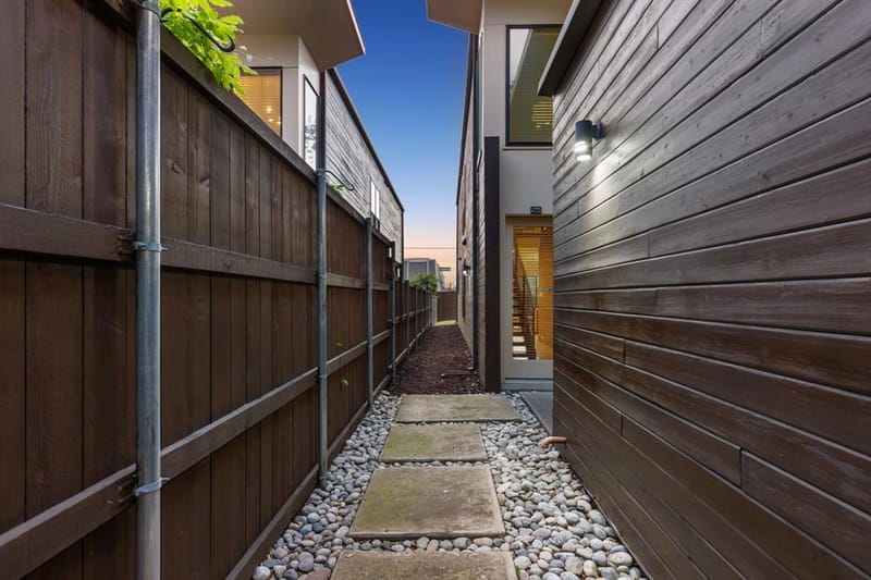 2913 Reagan Street, Dallas TX 75219 - Photo 2
