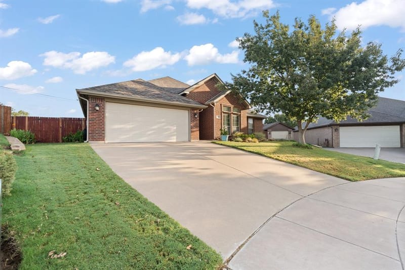 312 Nutmeg, Burleson TX 76028 - Photo 2