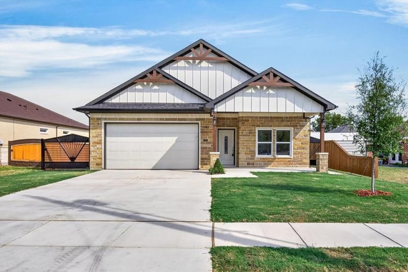 602 Crenshaw Street, Terrell TX 75160