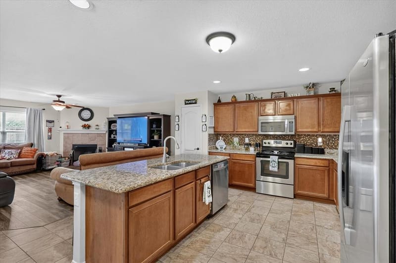 521 Leatherman Drive, Saginaw TX 76179 - Photo 7
