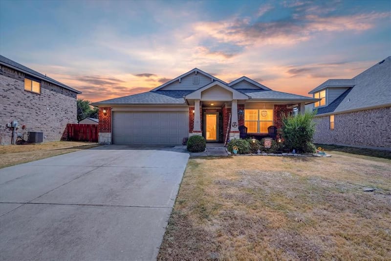 521 Leatherman Drive, Saginaw TX 76179