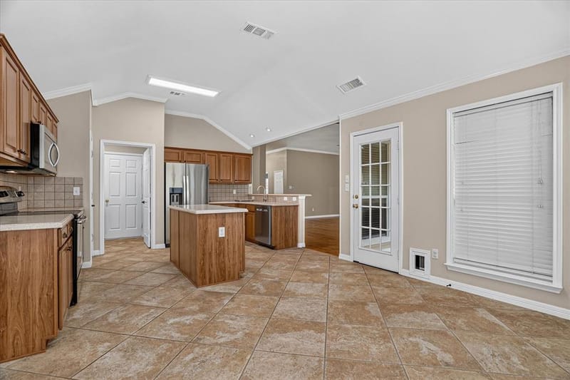 1004 Eden Street, Burleson TX 76028 - Photo 4