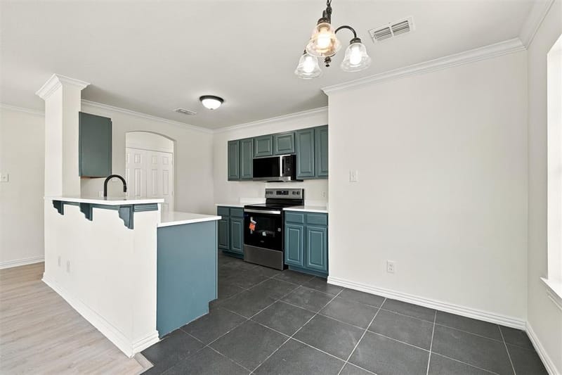 522 Lottie Street, Waco TX 76704 - Photo 9