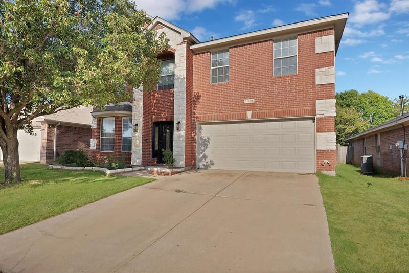 11005 Fawn Valley Drive, Fort Worth TX 76140 - Photo 2
