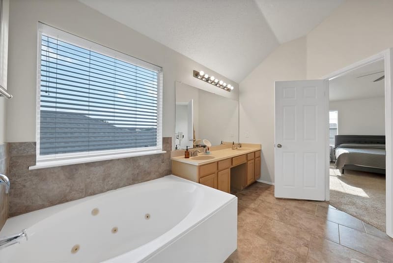 11005 Fawn Valley Drive, Fort Worth TX 76140 - Photo 17
