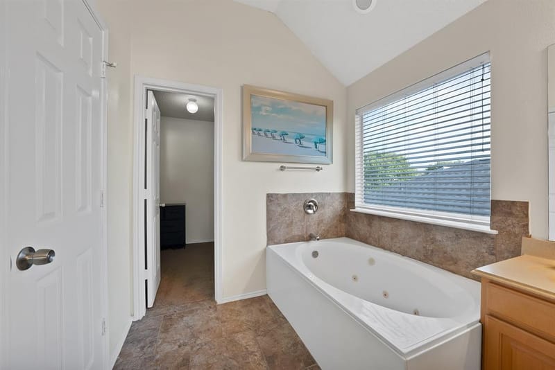 11005 Fawn Valley Drive, Fort Worth TX 76140 - Photo 16