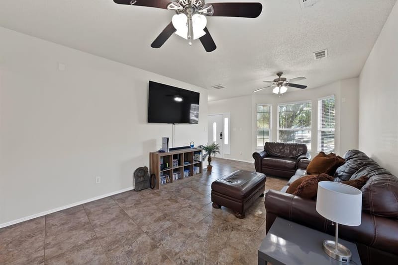 11005 Fawn Valley Drive, Fort Worth TX 76140 - Photo 10
