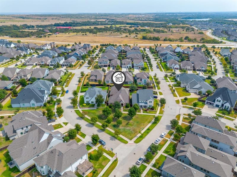 13708 Parkline Way, Fort Worth TX 76008 - Photo 2