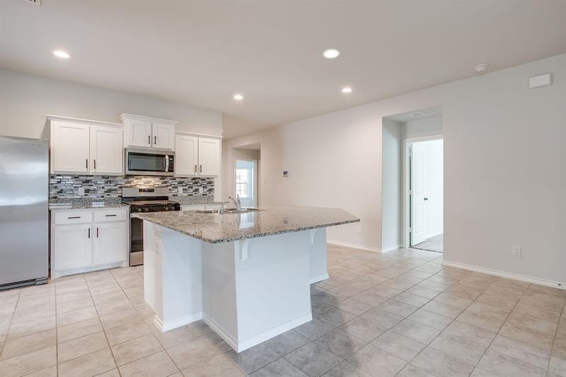 625 Basteen Lane, Justin TX 76247 - Photo 6