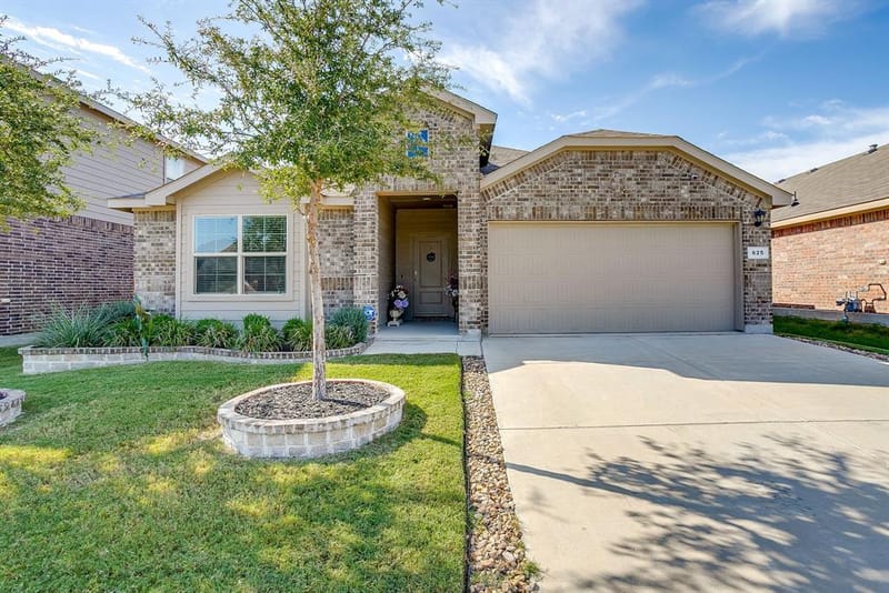 625 Basteen Lane, Justin TX 76247