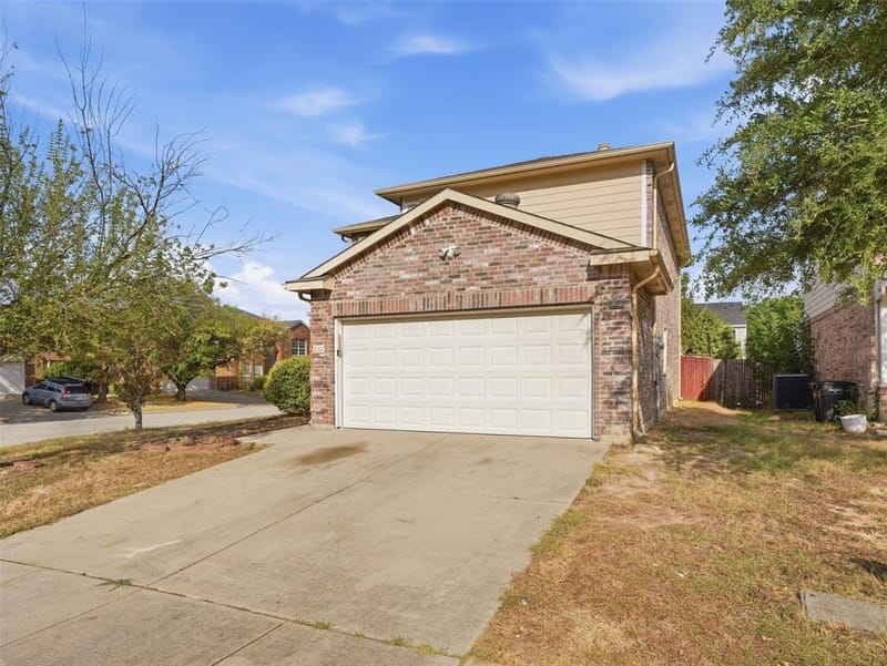 8101 Southern Pine Way, Fort Worth TX 76123 - Photo 2