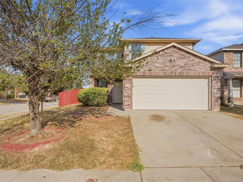 8101 Southern Pine Way, Fort Worth TX 76123