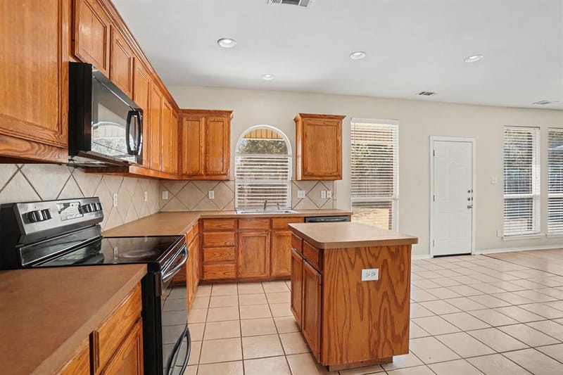 3908 Confidence Drive, Fort Worth TX 76244 - Photo 8