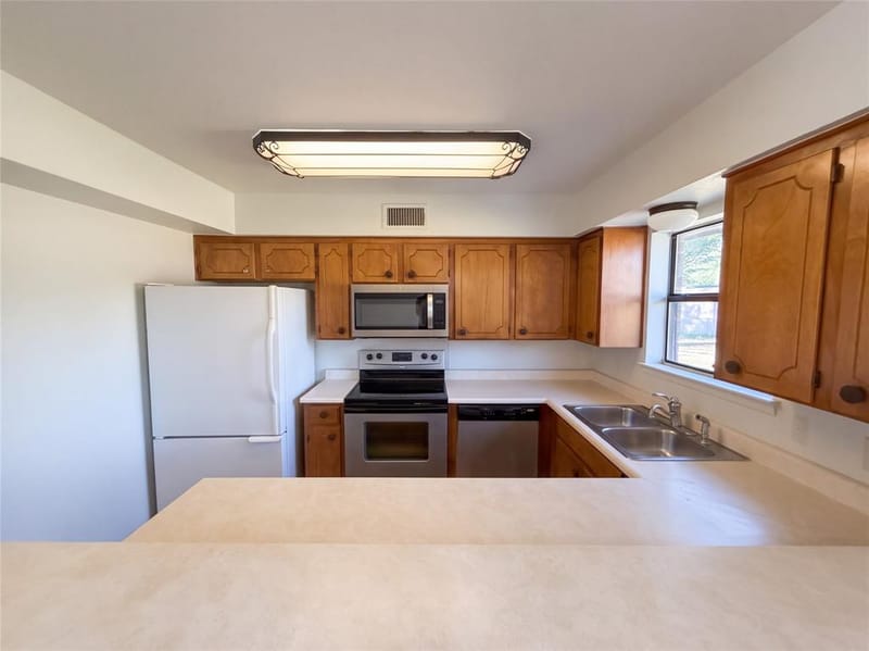 711 Vickie Drive, Azle TX 76020 - Photo 7