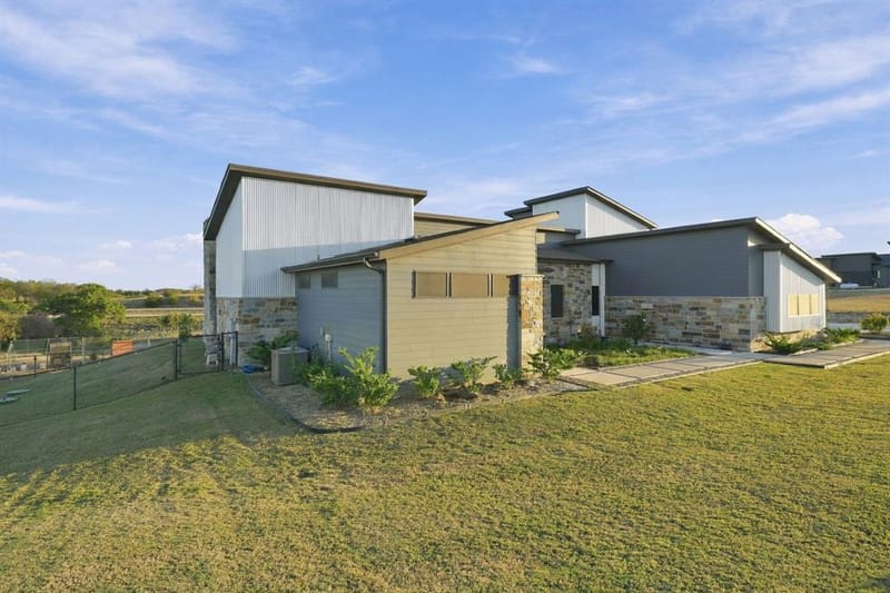 122 Nicholas Way, Decatur TX 76234 - Photo 3