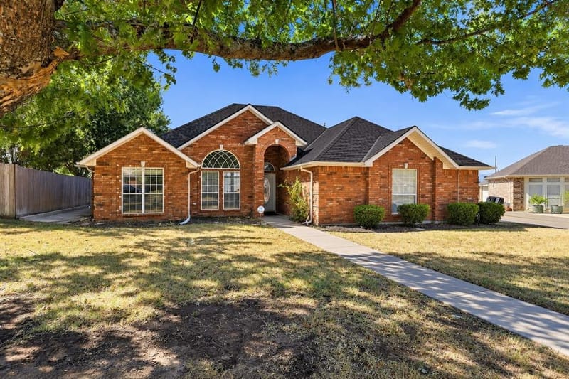 3212 Staghorn Circle, Denton TX 76208 - Photo 2