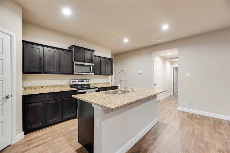 716 Griffith Park Trail, Alvarado TX 76009 - Photo 5