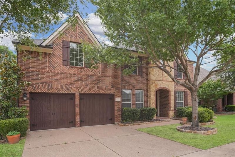 2407 Laguna Lane, Arlington TX 76012 - Photo 3