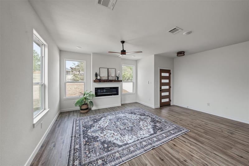 5824 Stonegate Circle, Granbury TX 76048 - Photo 6