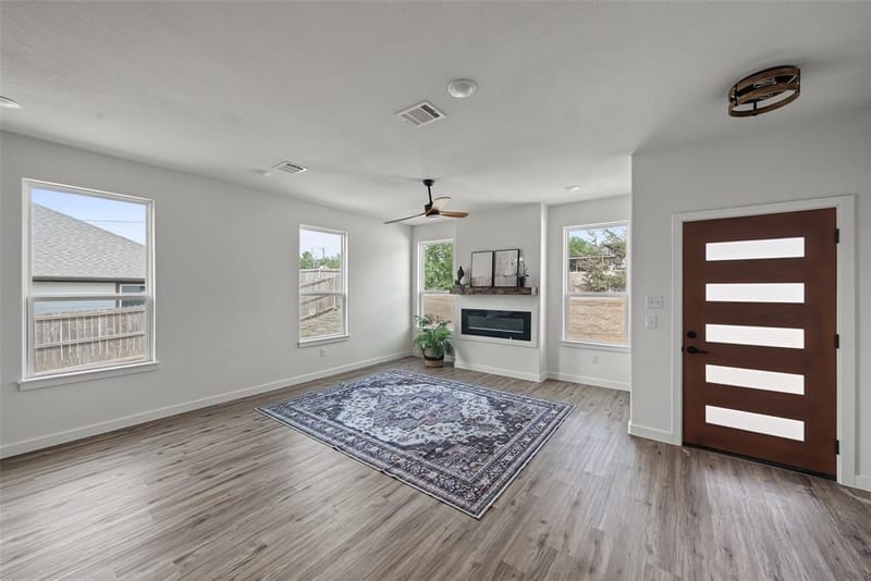 5824 Stonegate Circle, Granbury TX 76048 - Photo 5