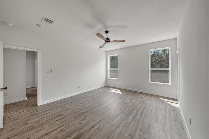 5824 Stonegate Circle, Granbury TX 76048 - Photo 9