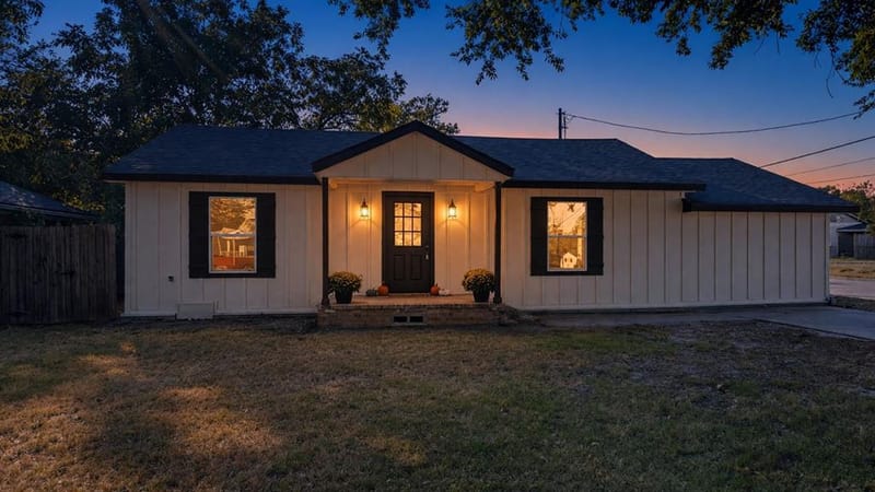 1047 Davis Street N, Sulphur Springs TX 75482