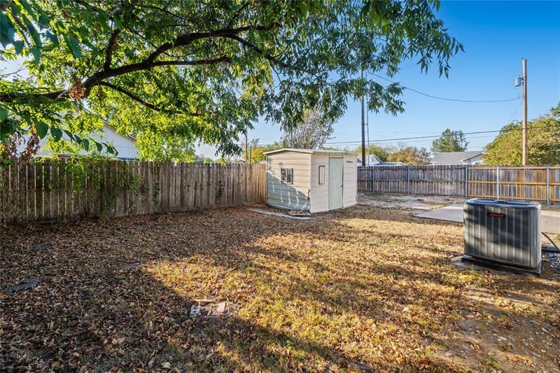 1047 Davis Street N, Sulphur Springs TX 75482 - Photo 31