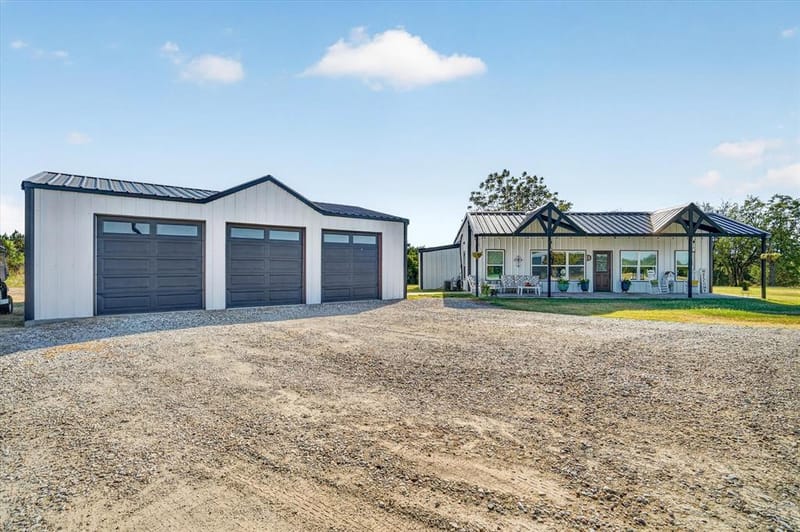 9011 Mcarthur Court, Tolar TX 76476 - Photo 4