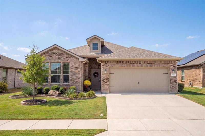 146 Hawksbill Lane, Rhome TX 76078