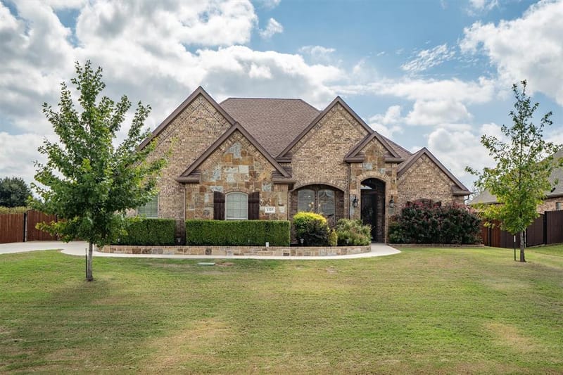 1325 Bluff Springs Drive, Fort Worth TX 76052