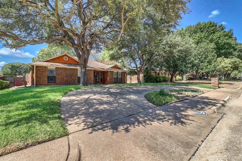 5235 Clover Haven Street, Dallas TX 75227 - Photo 3