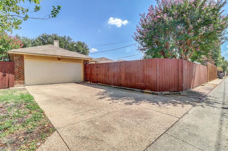 5235 Clover Haven Street, Dallas TX 75227 - Photo 32