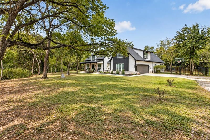 4072 County Road 711d, Cleburne TX 76031 - Photo 2